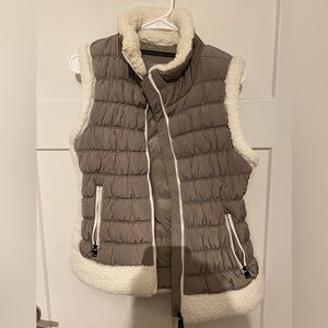 LIKE NEW Calvin Klein vest